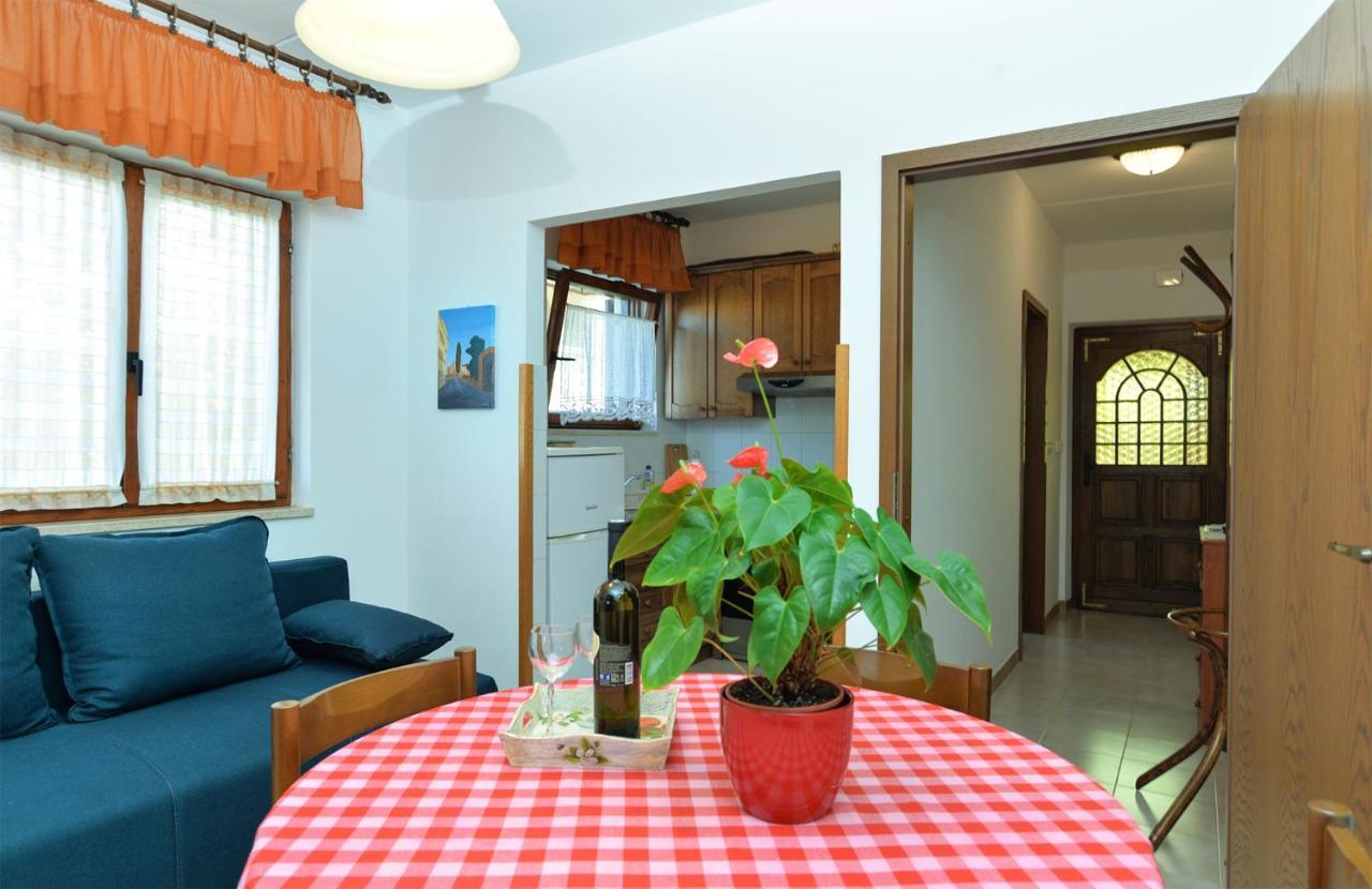 Apartment Milan 1174 Pula Exterior photo