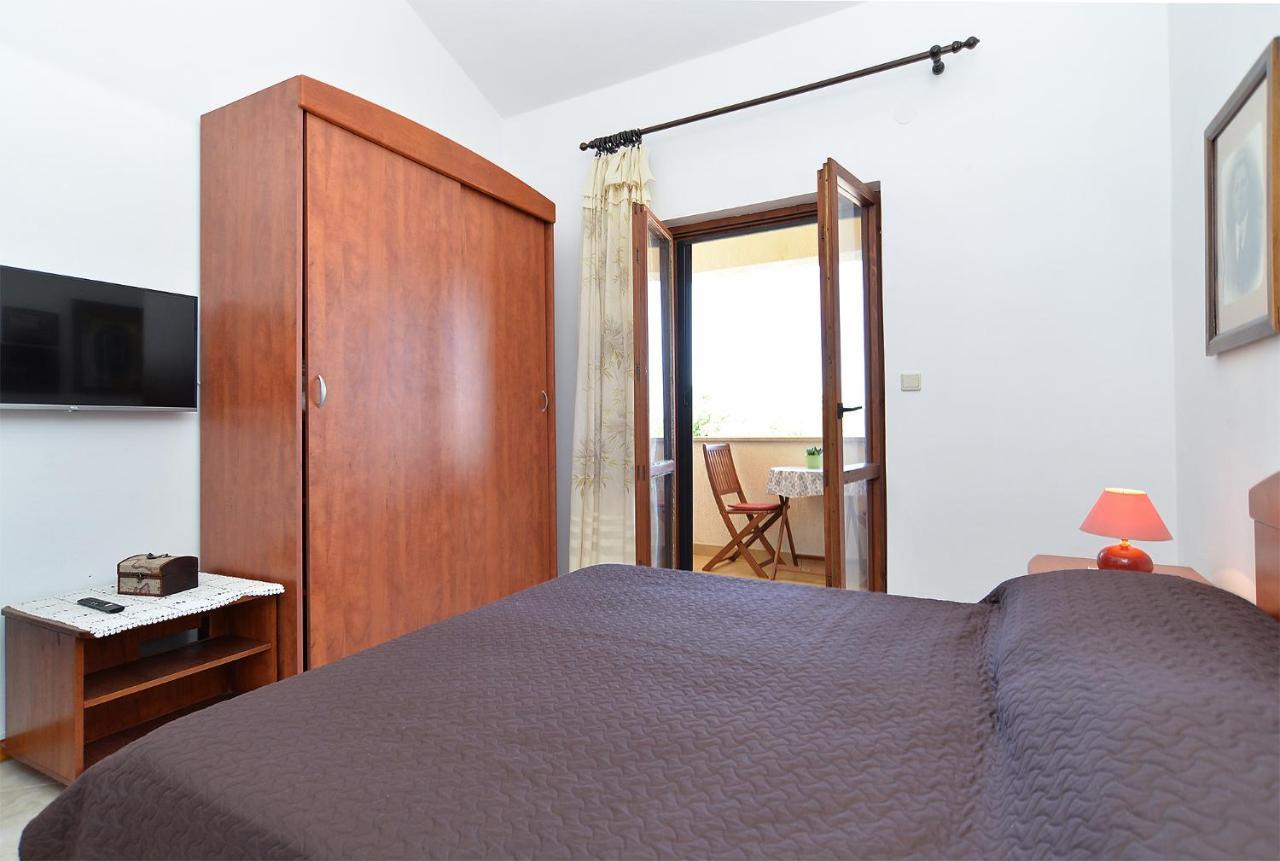 Apartment Milan 1174 Pula Exterior photo